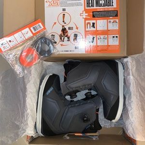 ThirtyTwo Binary BOA Snowboard Boots. Men’s size 9. Like new!